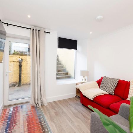 Joivy 3Br Flat In Haymarket With Free Parking Edinburgh Exterior photo
