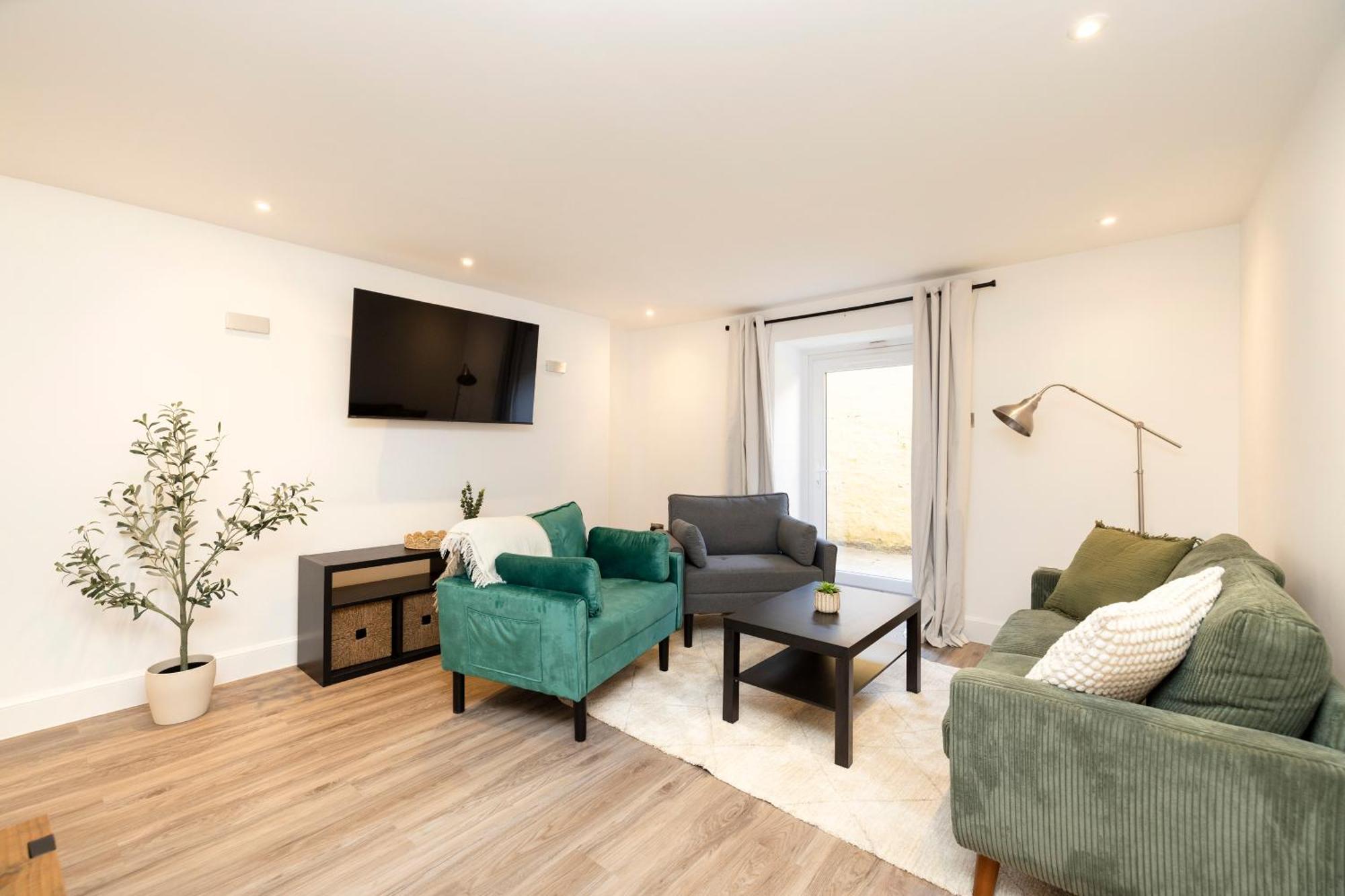 Joivy 3Br Flat In Haymarket With Free Parking Edinburgh Exterior photo