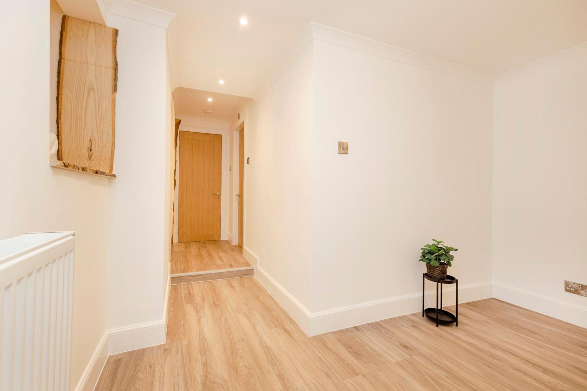 Joivy 3Br Flat In Haymarket With Free Parking Edinburgh Exterior photo