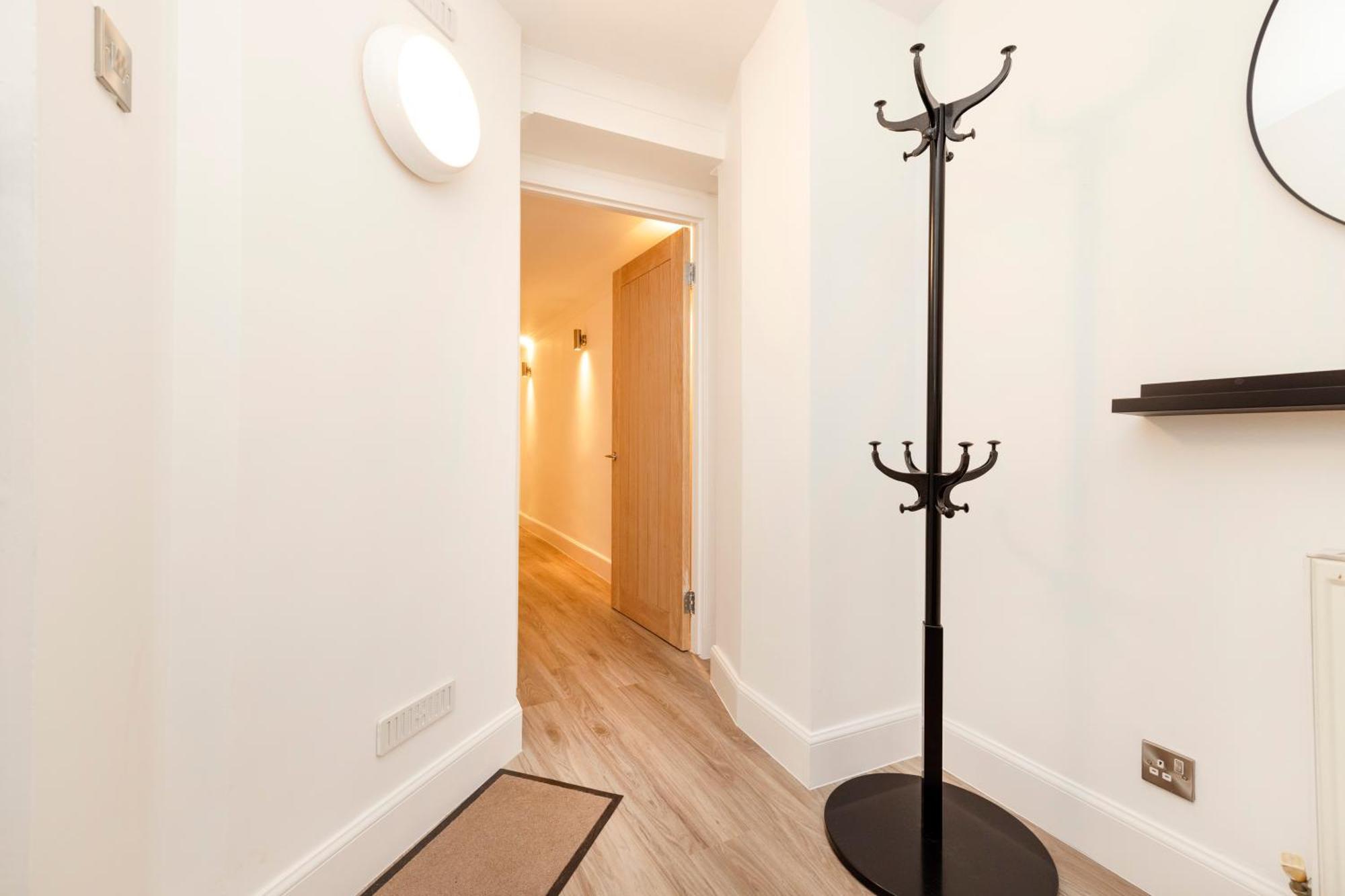 Joivy 3Br Flat In Haymarket With Free Parking Edinburgh Exterior photo